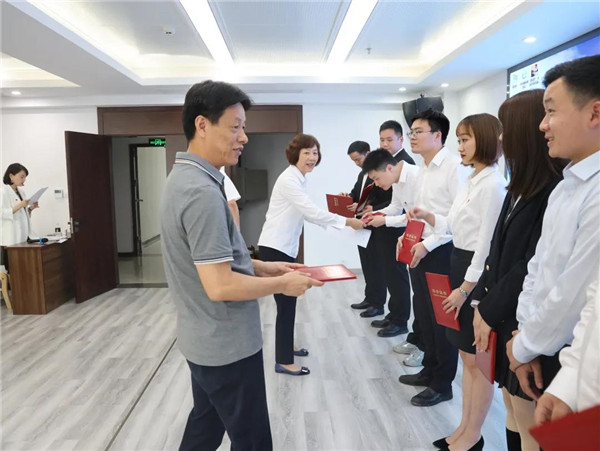 城投集團舉辦“展現(xiàn)青年風(fēng)采，奉獻(xiàn)青春力量”主題演講比賽
